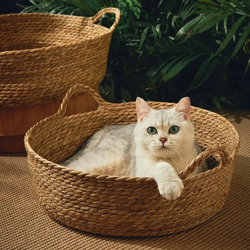 Handwoven Rattan Cat Bed – Cozy Scratch-Resistant Nest with Detachable, Washable Warmth Pad for Winter Comfort