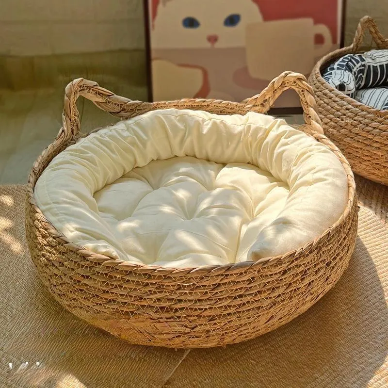 Handwoven Rattan Cat Bed – Cozy Scratch-Resistant Nest with Detachable, Washable Warmth Pad for Winter Comfort