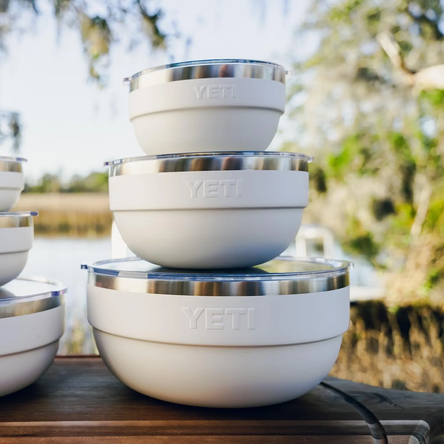 YETI Rambler Bowl, Vacuum Insulated, Stackable and Nestable Stainless Steel Bowl with Lid, 2 Quart, White